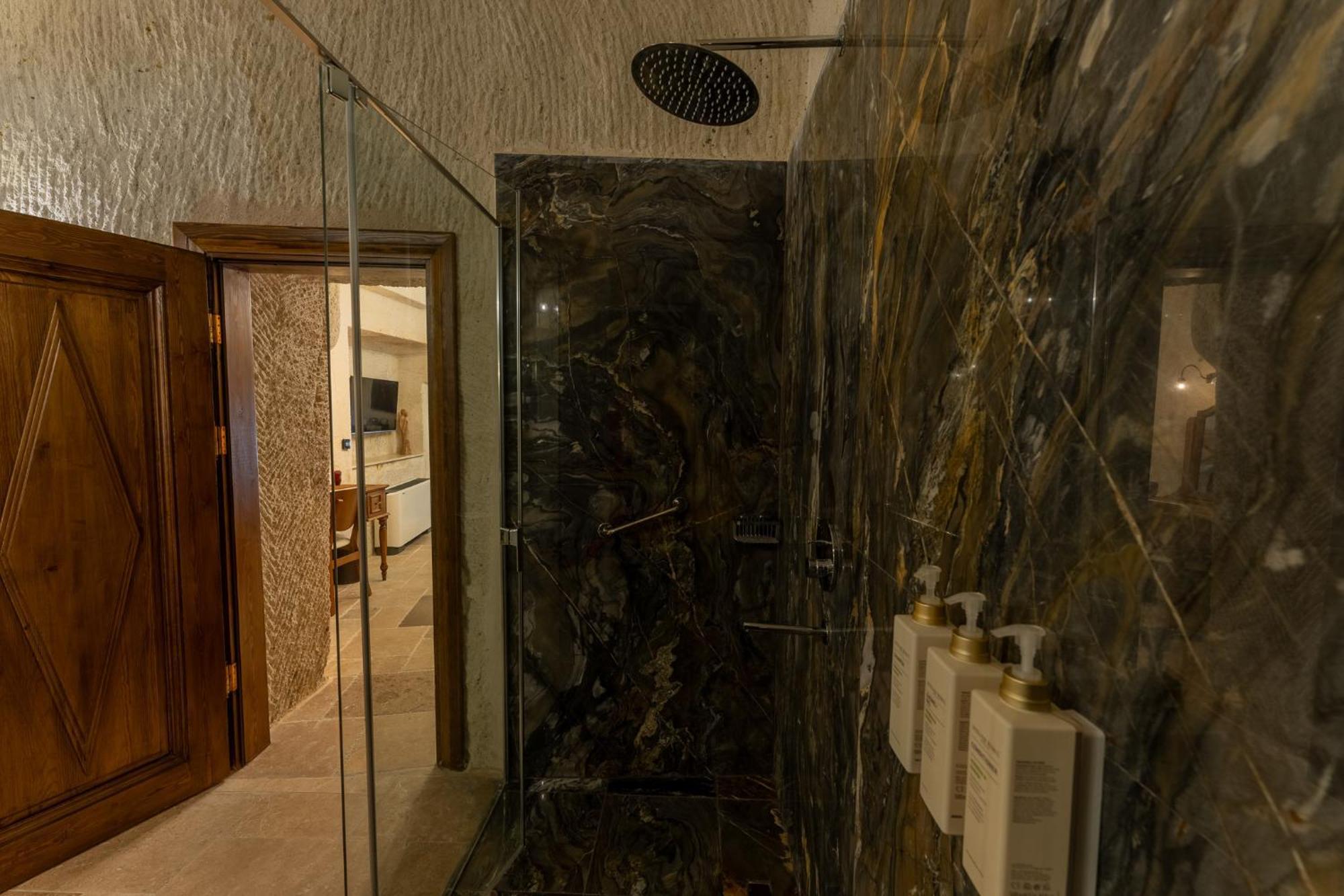 Asmali Konak Cave Suites Урґюп Екстер'єр фото